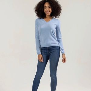 GOBI CASHMERE Like New 100% Cashmere Sweater V Neck Preppy Baby Blue